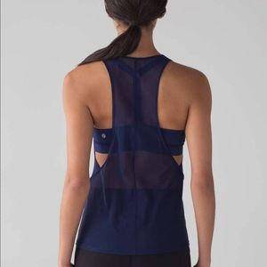 LULULEMON LIGHT N BREEZE TANK SZ6
